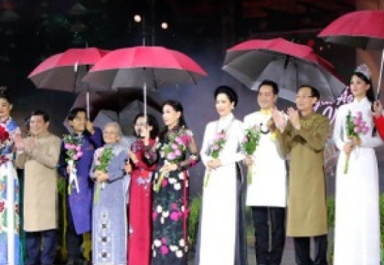 ĐỘC ĐÁO ĐÊM KHAI MẠC LỄ HỘI ÁO DÀI TP HCM LẦN THỨ 7 - 2020