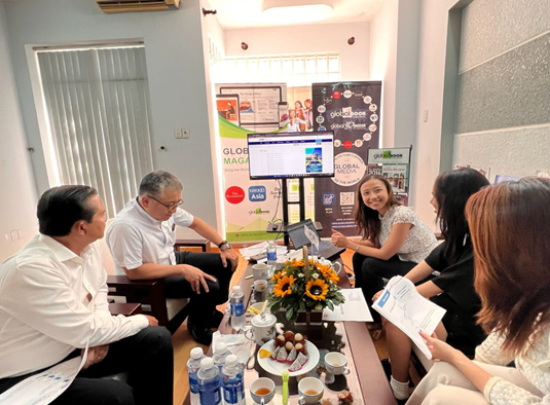 LÃNH ĐẠO CÔNG TY ASHU RESEARCH NHẬT BẢN THĂM, LÀM VIỆC VỚI GLOBAL BOOK CORPORATION