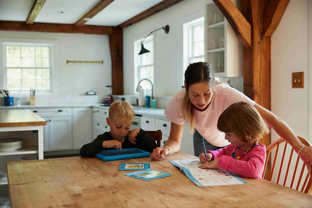 Family Learning Company V&agrave; H&agrave;nh Tr&igrave;nh N&acirc;ng Chuẩn Literacy Tiếng Anh Cho Nh&agrave; Trường Việt Nam